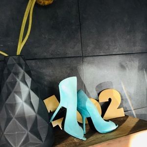 GIUSEPPE ZANOTTI turquoise suede